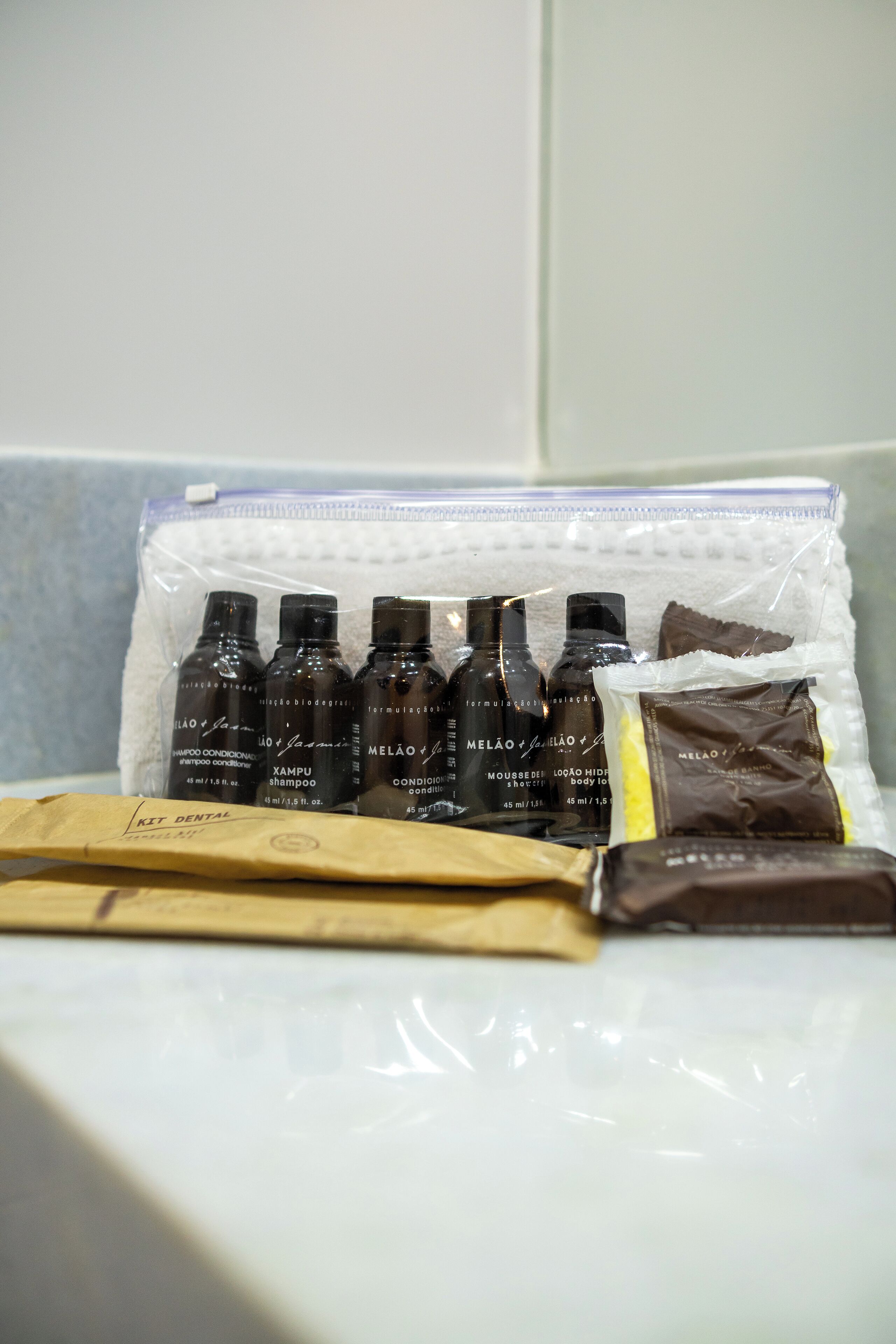 deluxe room | bathroom | shower, hair dryer, towels, soap