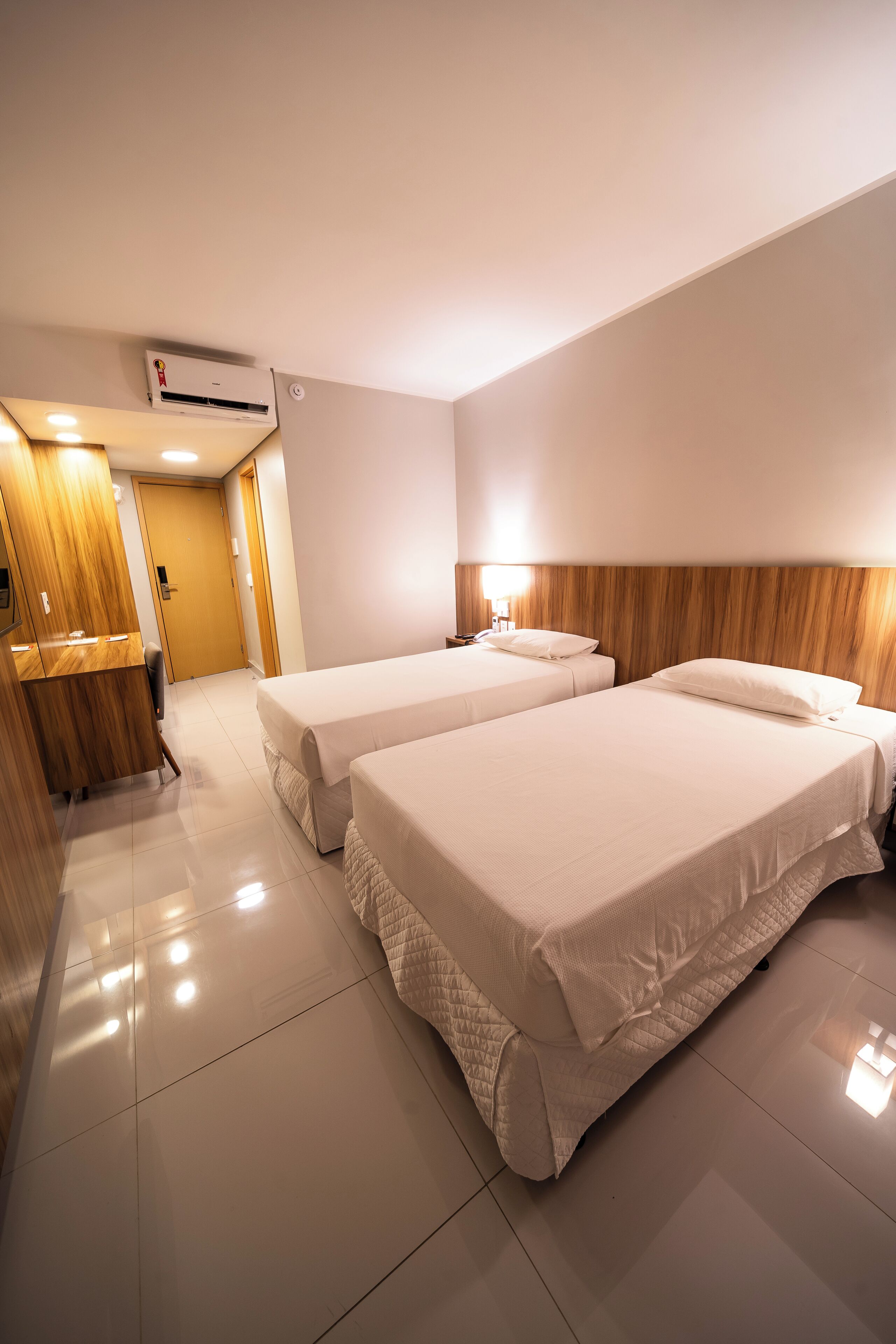 economy twin room | 1 bedroom, minibar, desk, laptop workspace