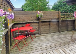 Outdoor dining - Studio timber lodge with one double. (Kentisbeare, Nr Cullompton)