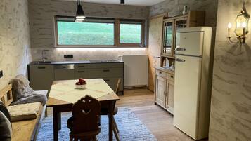 Kühlschrank, Herdplatte, Geschirrspüler