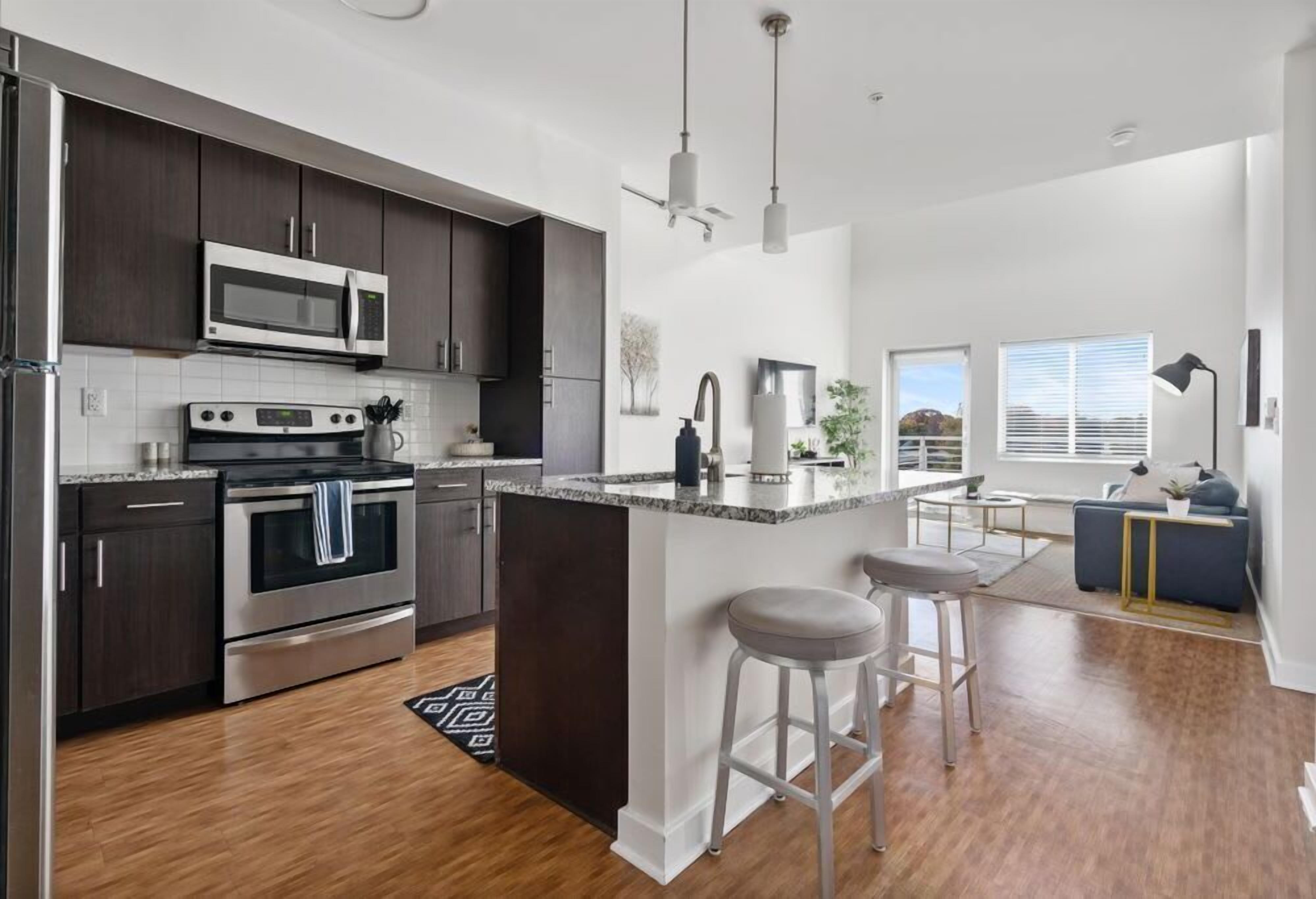 Stylish 2 Bedroom With Pool