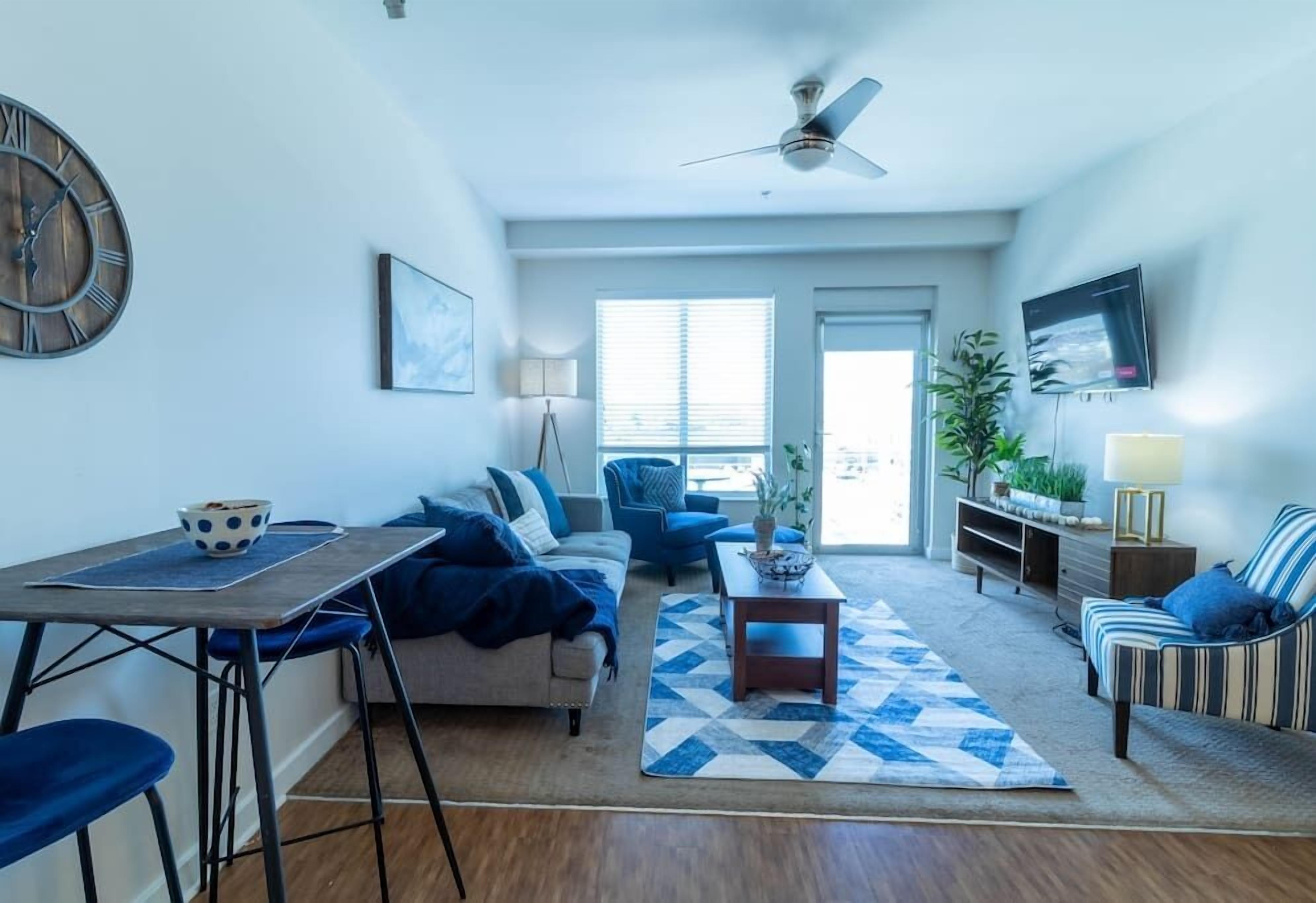 Luxury 2-Bed in Grandview