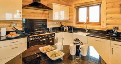 One double with en suite shower and one twin.