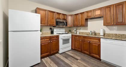 Great 2 bedroom Summa