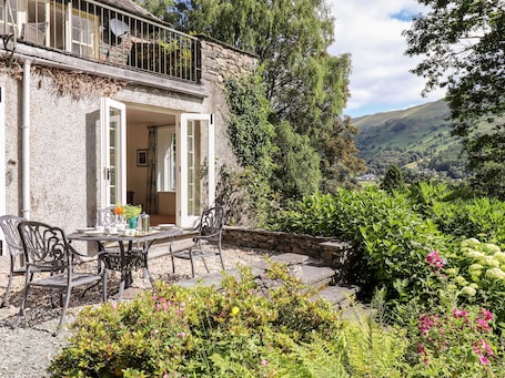 Balcony. Huntingstile Lodge