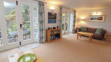 Cottage | Living area