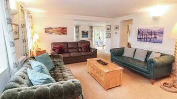 Cottage | Living area