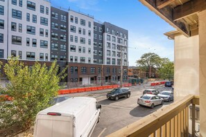 Property grounds - Centrally Located 6 Bed Unit Near OSU Campus (Columbus)