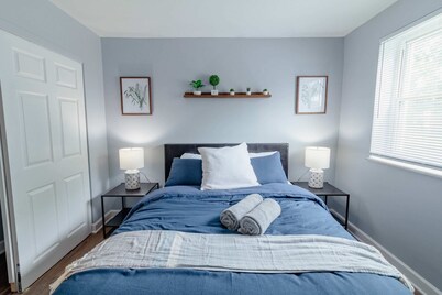 Centrally located near High St