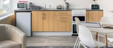 Fridge, oven, stovetop, toaster