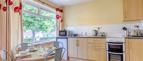 Fridge, oven, stovetop, toaster