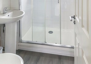 Bathroom - Gold 2 Bedroom Chalet (Brixham, Torbay)
