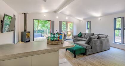 1 bedroom accommodation in Annbank, Ayr