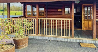 2 bedroom accommodation in Market Bosworth, near Nuneaton