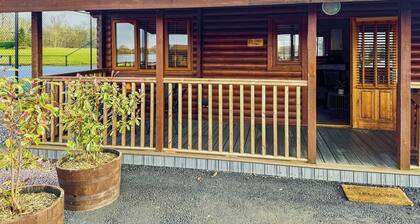 2 bedroom accommodation in Market Bosworth, near Nuneaton