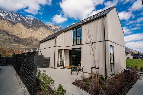 Exterior - Nestled below the Remarkables (Jacks Point)