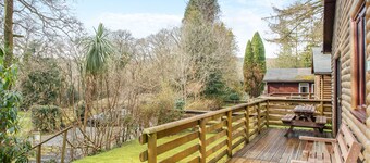 Comfortable log cabin offering self-catering in the heart of Cornwall.