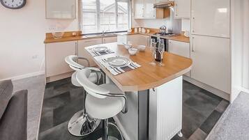 Fridge, oven, stovetop, toaster