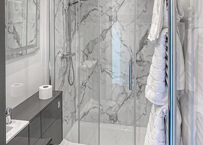 Bathroom - Riverside Studio Pod HT (Snowdonia)