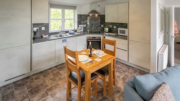 Fridge, oven, stovetop, toaster