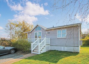 Exterior - Luxury New England style lodge. (Milford-on-Sea, Nr Lymington)