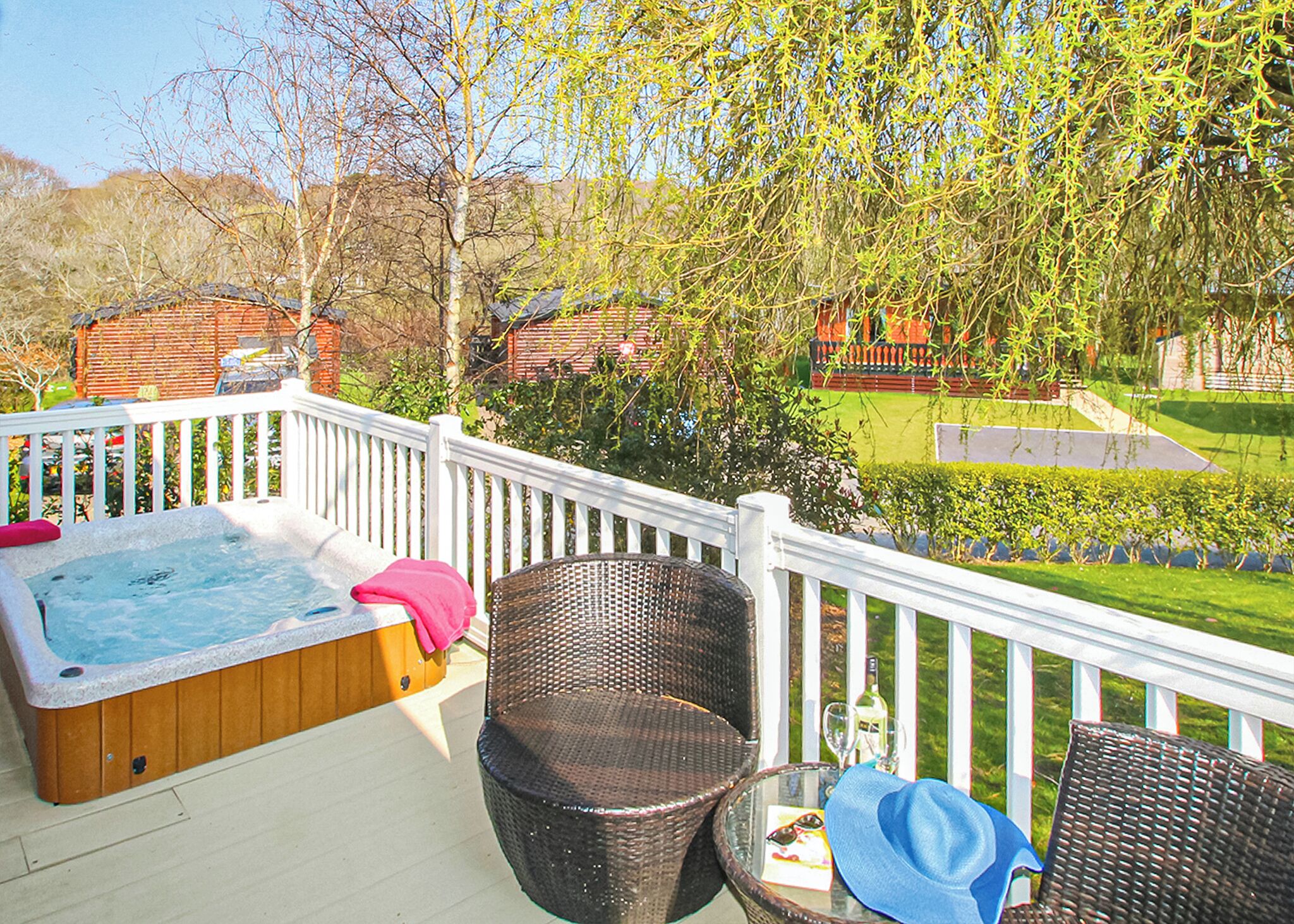 Outdoor spa tub