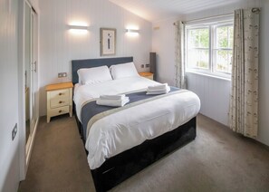 1 bedroom, free WiFi - Luxury New England style lodge. (Milford-on-Sea, Nr Lymington)
