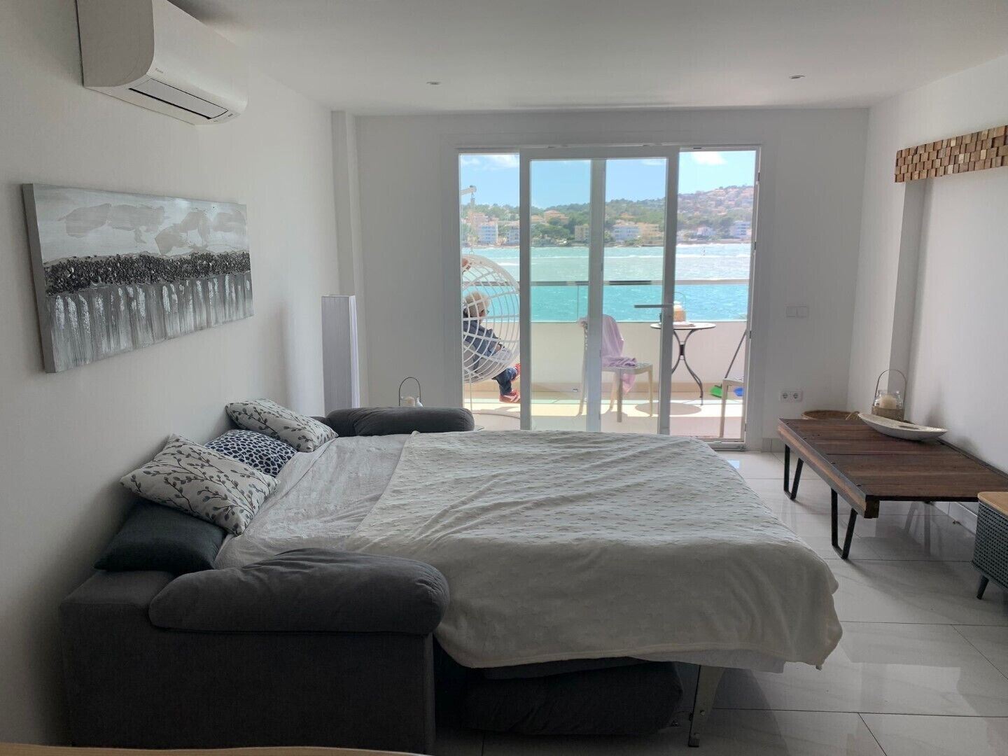 1 slaapkamer, een strijkplank/strijkijzer, gratis wifi, beddengoed