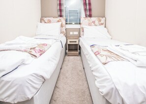 3 bedrooms, free WiFi - Top of the range and extremely spacious five star luxury holiday home. (Budleigh Salterton)