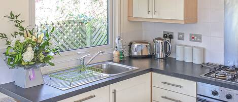 Refrigerador, horno, parrilla de estufa y lavavajillas