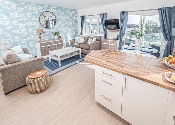 Living area - Ladram Seaview Apartment (Budleigh Salterton)