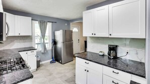 茶具/咖啡用具、冰箱、微波炉、烤箱