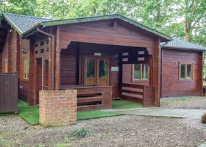 Exterior - Spacious and comfortable lodge with contemporary styling. (Ellesmere)