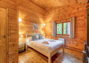 3 bedrooms, free WiFi - Spacious and comfortable lodge with contemporary styling. (Ellesmere)