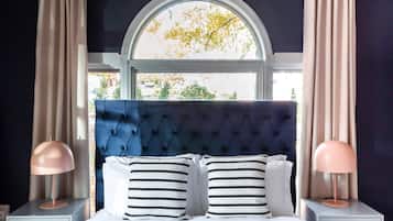 Basic Studio, 1 Queen Bed, Non Smoking (Self Check-in with Virtual Front Desk) | 1 bedroom, memory-foam beds, individually decorated