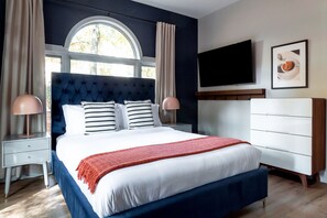 Basic Studio, 1 Queen Bed, Non Smoking (Self Check-in with Virtual Front Desk) | Memory-foam beds, individually decorated, individually furnished - Kasa Edison House South End Dilworth Charlotte (Charlotte)