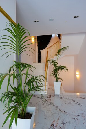 Lobby - Chimaera Hotel (Himarë)