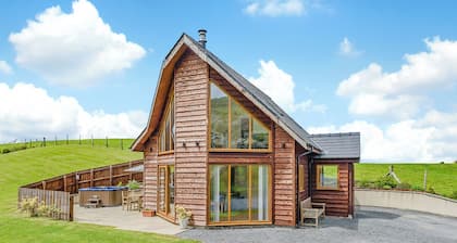 Outstanding open plan two storey lodge.