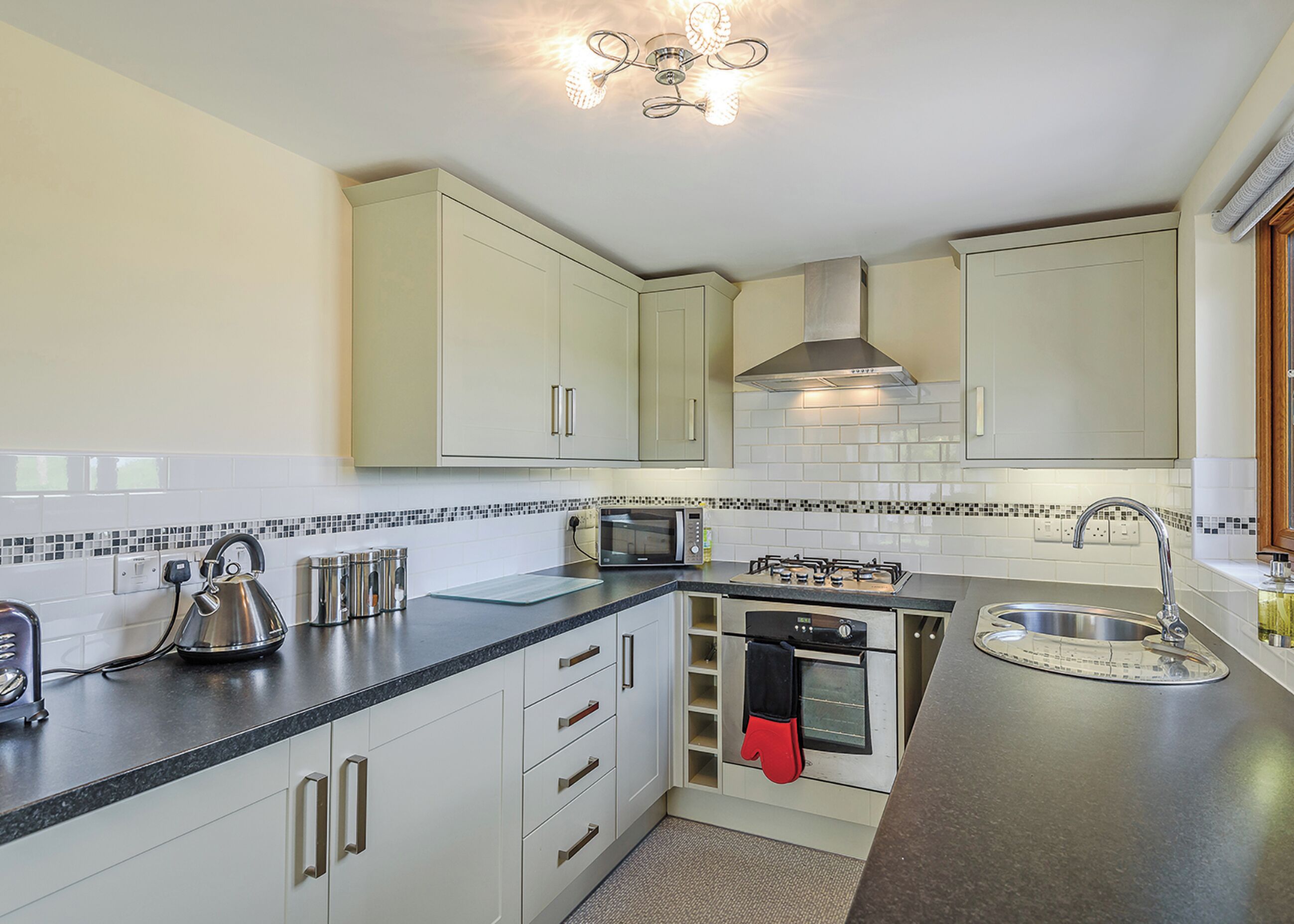 Kühlschrank, Ofen, Herdplatte, Geschirrspüler