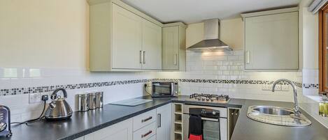 Kühlschrank, Ofen, Herdplatte, Geschirrspüler