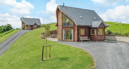 Outstanding open plan two storey lodge.