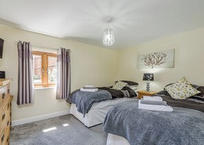 2 bedrooms, free WiFi - Outstanding open plan two storey lodge. (Little London, Nr Llandinam)