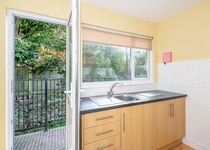 Geladeira, fogão, cooktop, torradeira