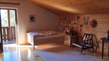 4 camere, una scrivania, ferro/asse da stiro, Wi-Fi gratuito