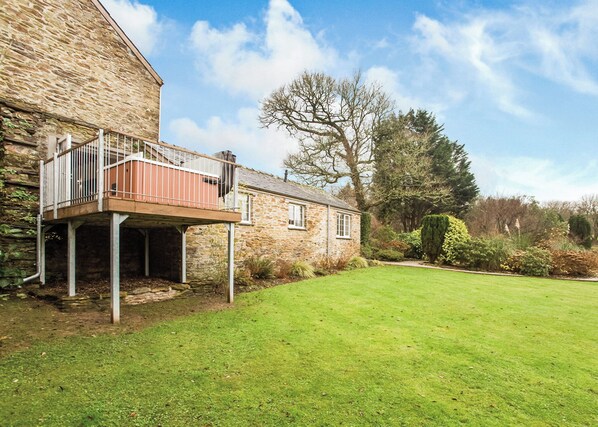 Property grounds - Guests come back to Hayloft again and again. (Watergate, Looe)