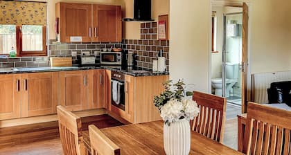Lodge with fantastic contemporary styling.