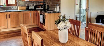 Lodge with fantastic contemporary styling.