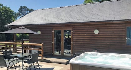 Lodge with fantastic contemporary styling.