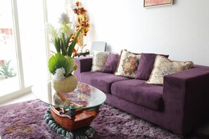 Family Apartment | In-room safe, desk, laptop workspace, iron/ironing board - Hotel El Mimosa Complex (Douala)