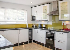 Kühlschrank, Ofen, Herdplatte, Toaster